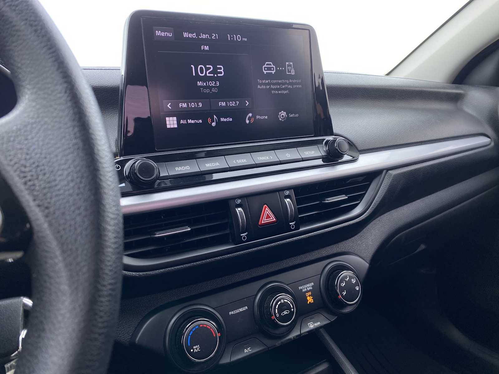 Thumbnail: 2023 Kia Forte - 19