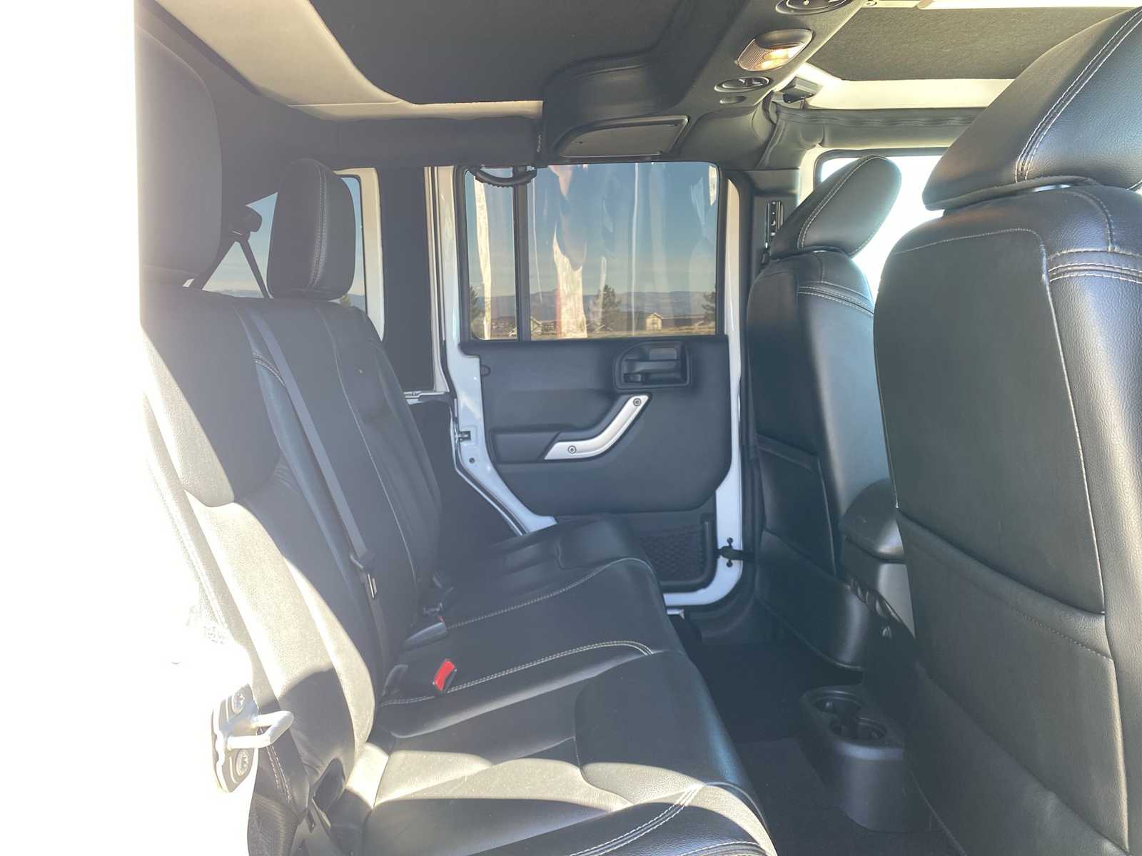 Thumbnail: 2017 Jeep Wrangler - 32