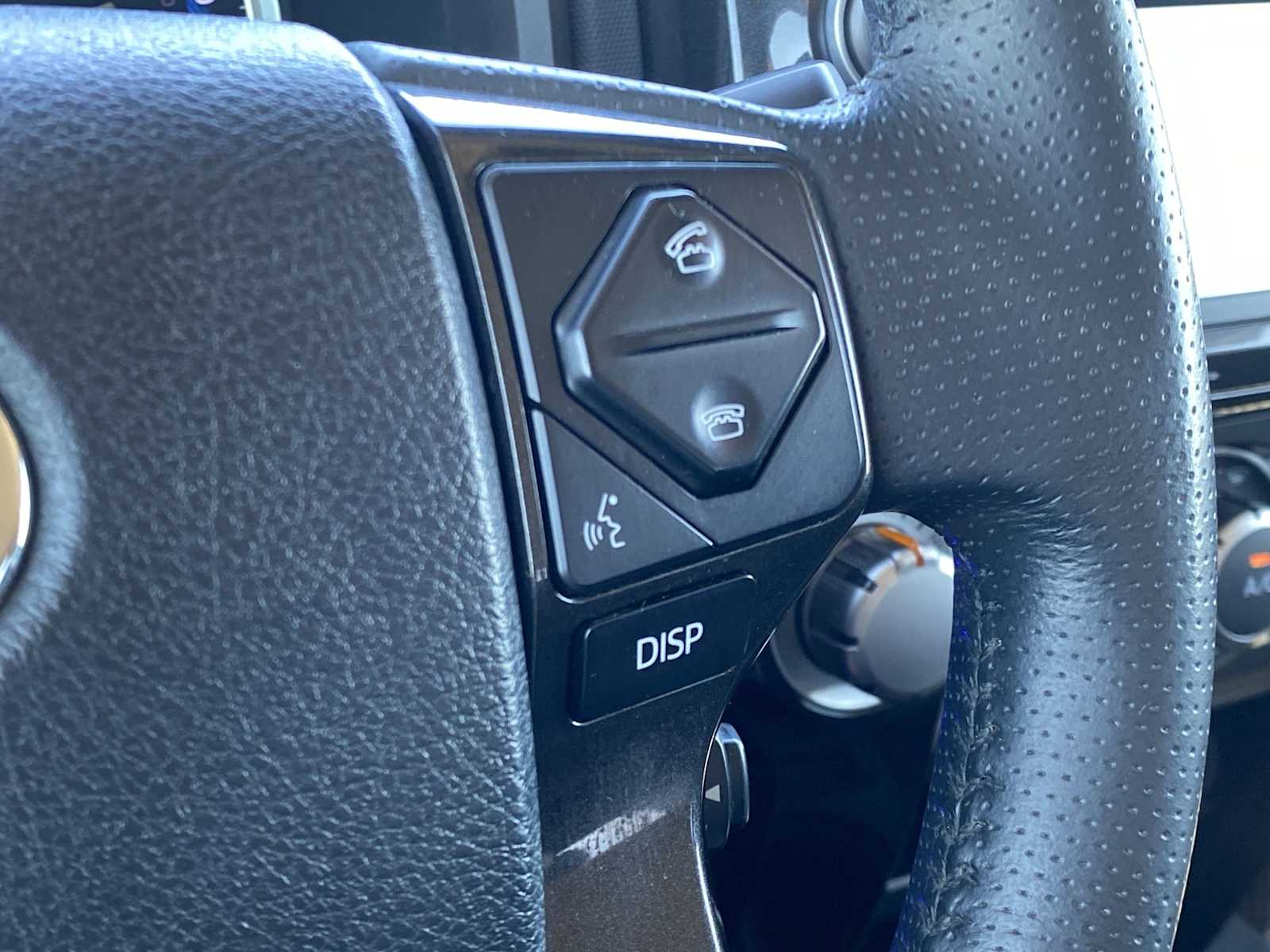 Thumbnail: 2019 Toyota 4Runner - 32