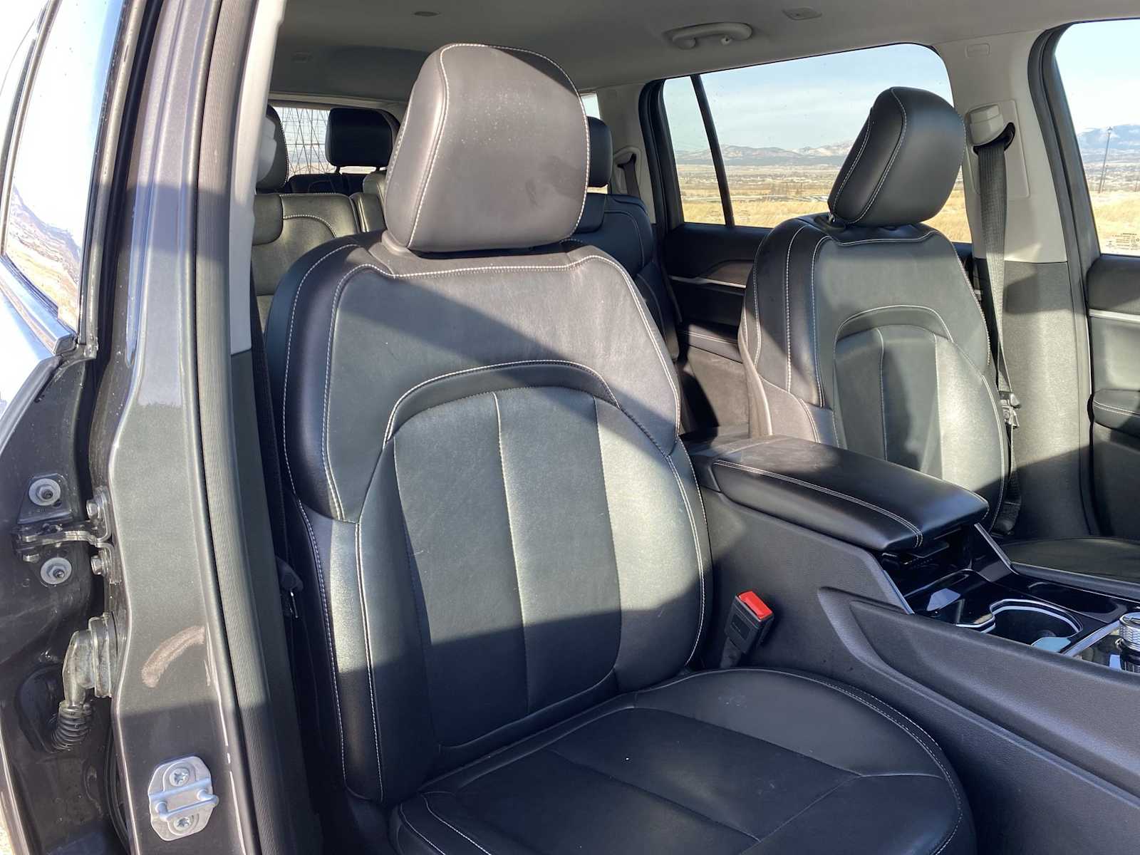 Thumbnail: 2022 Jeep Grand Cherokee - 17