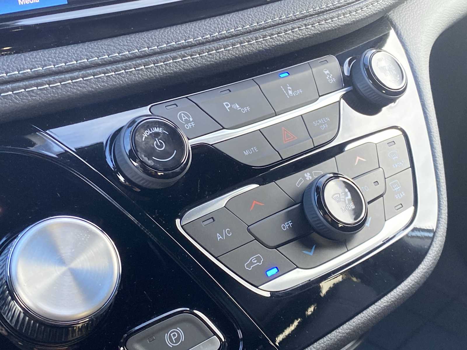 Thumbnail: 2026 Chrysler Pacifica - 24