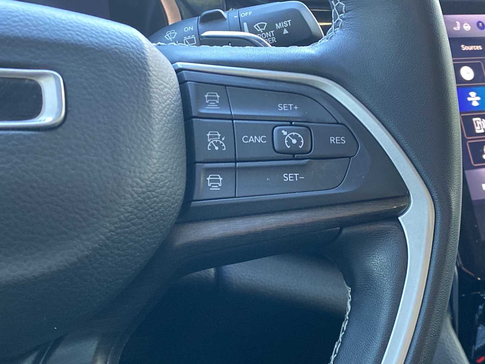 Thumbnail: 2022 Jeep Grand Cherokee - 33