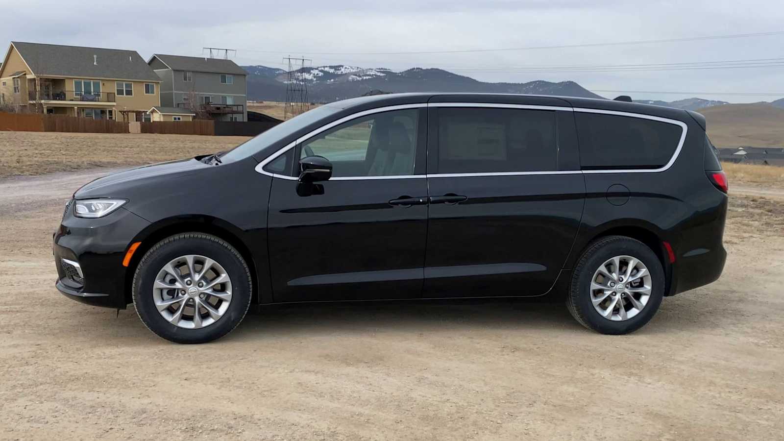 Thumbnail: 2026 Chrysler Pacifica - 5