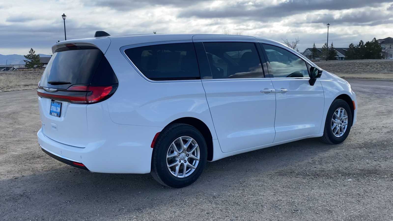 Thumbnail: 2026 Chrysler Pacifica - 8