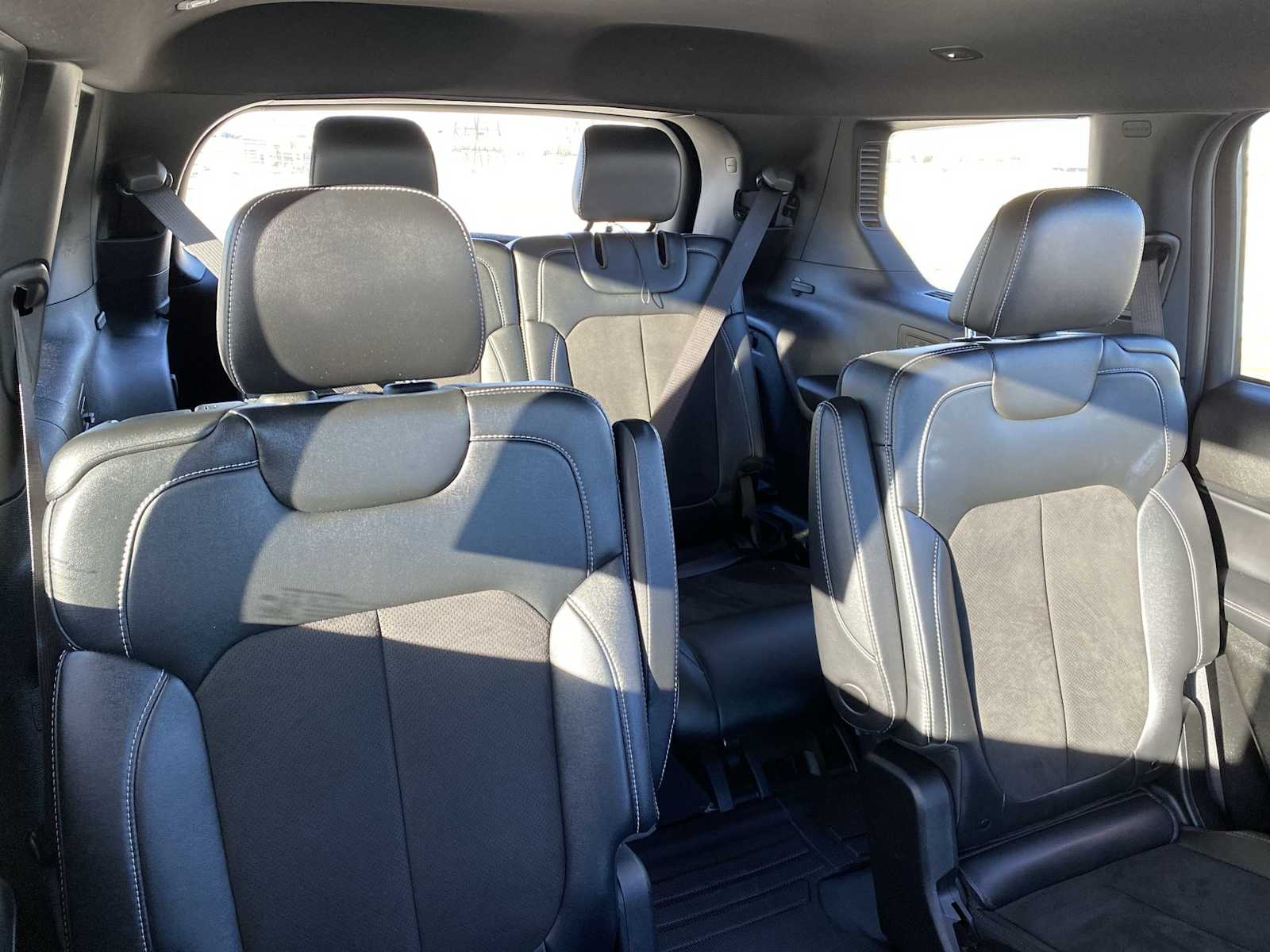 Thumbnail: 2023 Jeep Grand Cherokee - 16