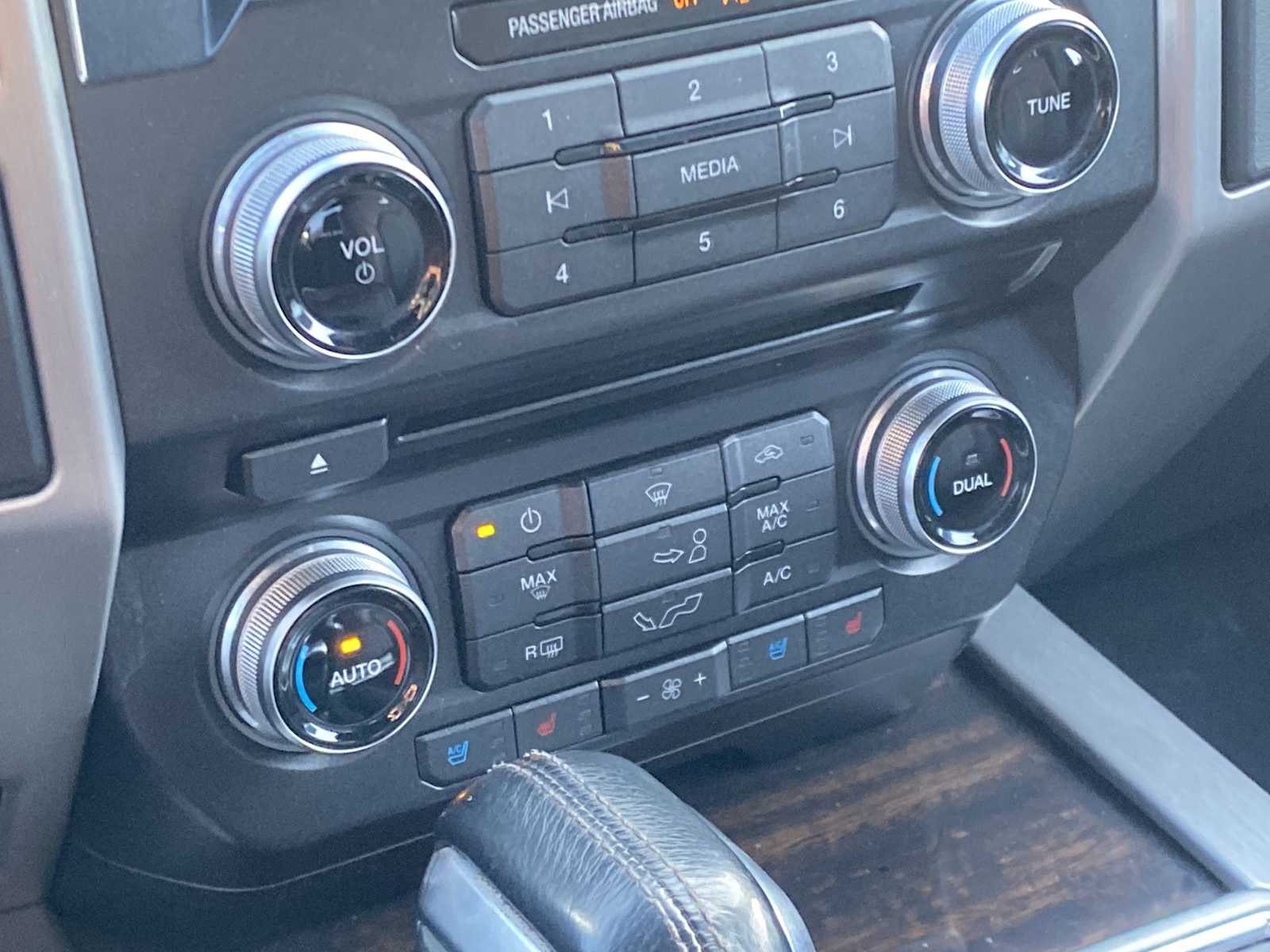 Thumbnail: 2015 Ford F-150 - 24