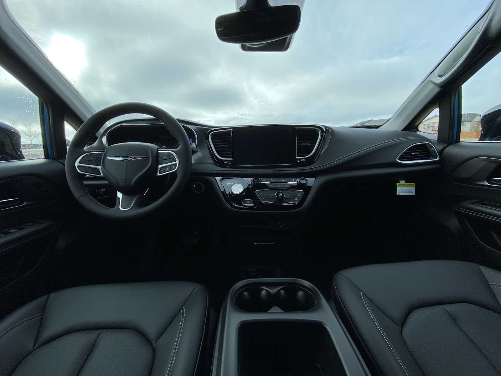 Thumbnail: 2026 Chrysler Pacifica - 16