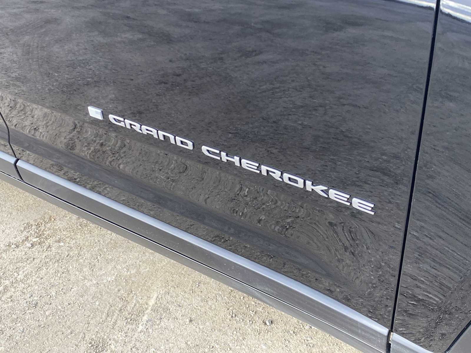 Thumbnail: 2025 Jeep Grand Cherokee - 15