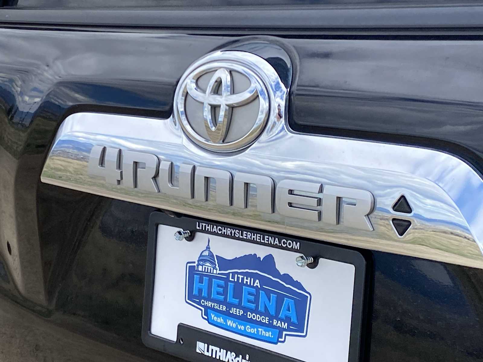 Thumbnail: 2018 Toyota 4Runner - 15