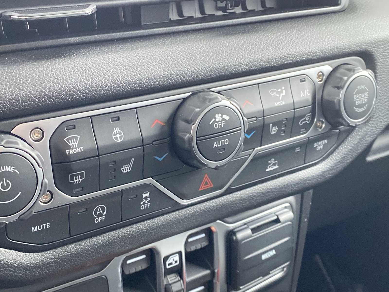 Thumbnail: 2026 Jeep Wrangler - 26