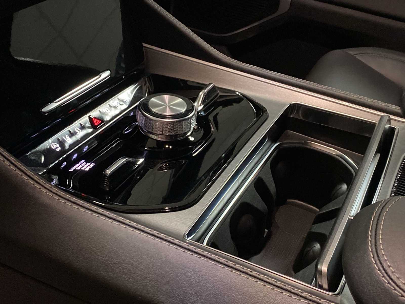 Thumbnail: 2026 Jeep Grand Wagoneer - 15