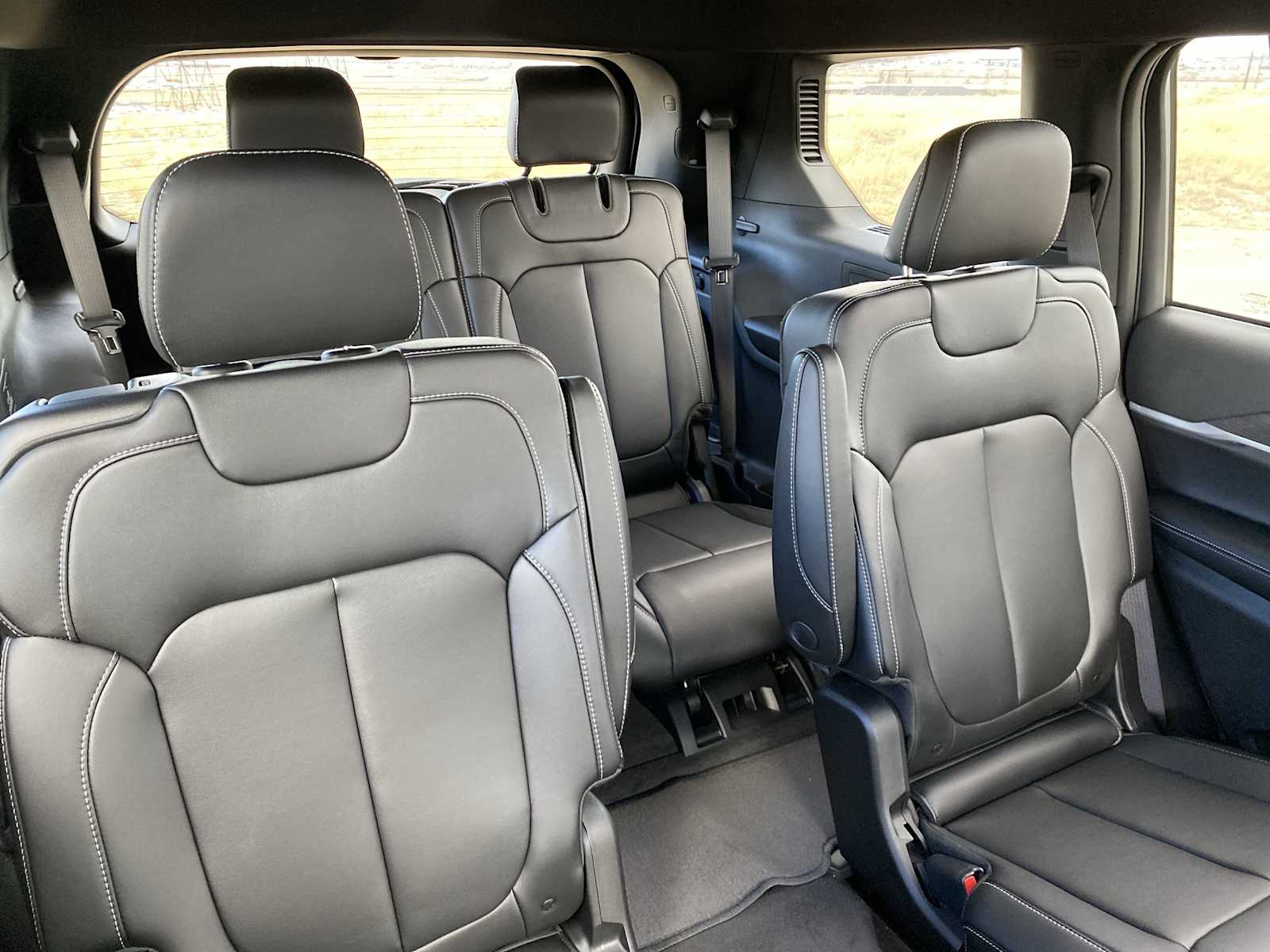 Thumbnail: 2025 Jeep Grand Cherokee - 16