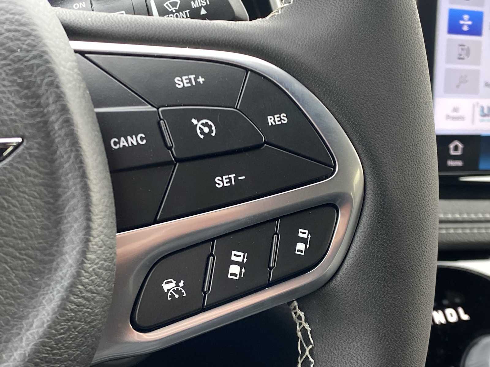 Thumbnail: 2026 Chrysler Pacifica - 31