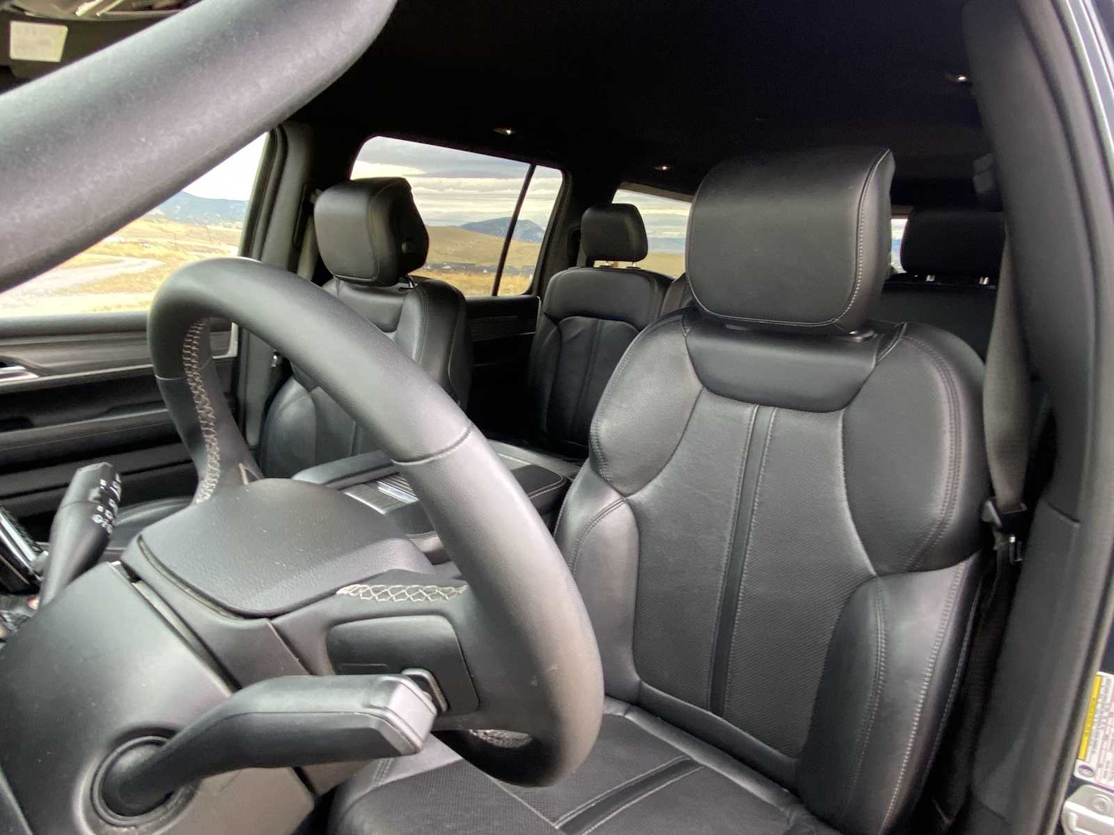 Thumbnail: 2024 Jeep Wagoneer - 15