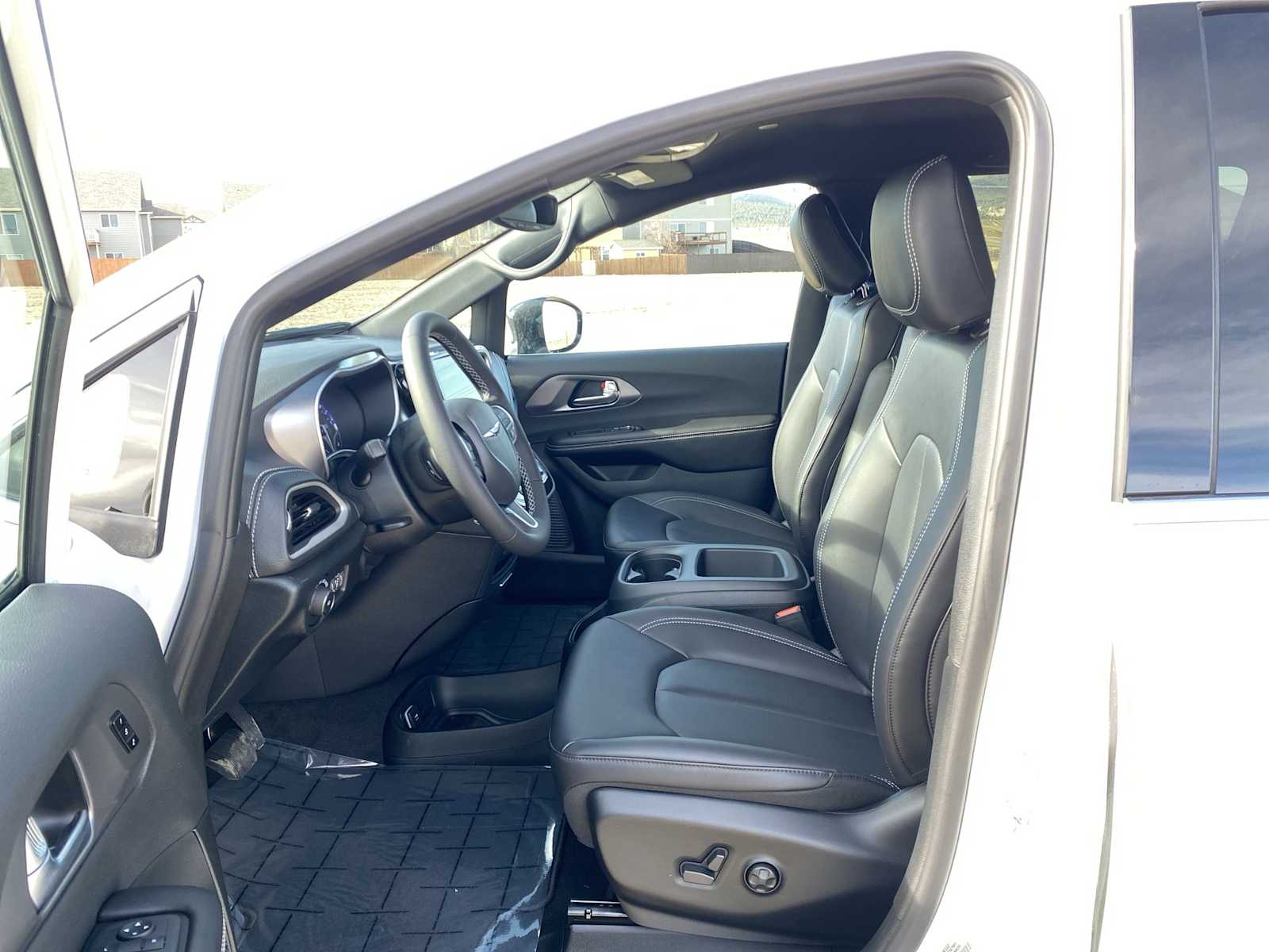 Thumbnail: 2026 Chrysler Pacifica - 17