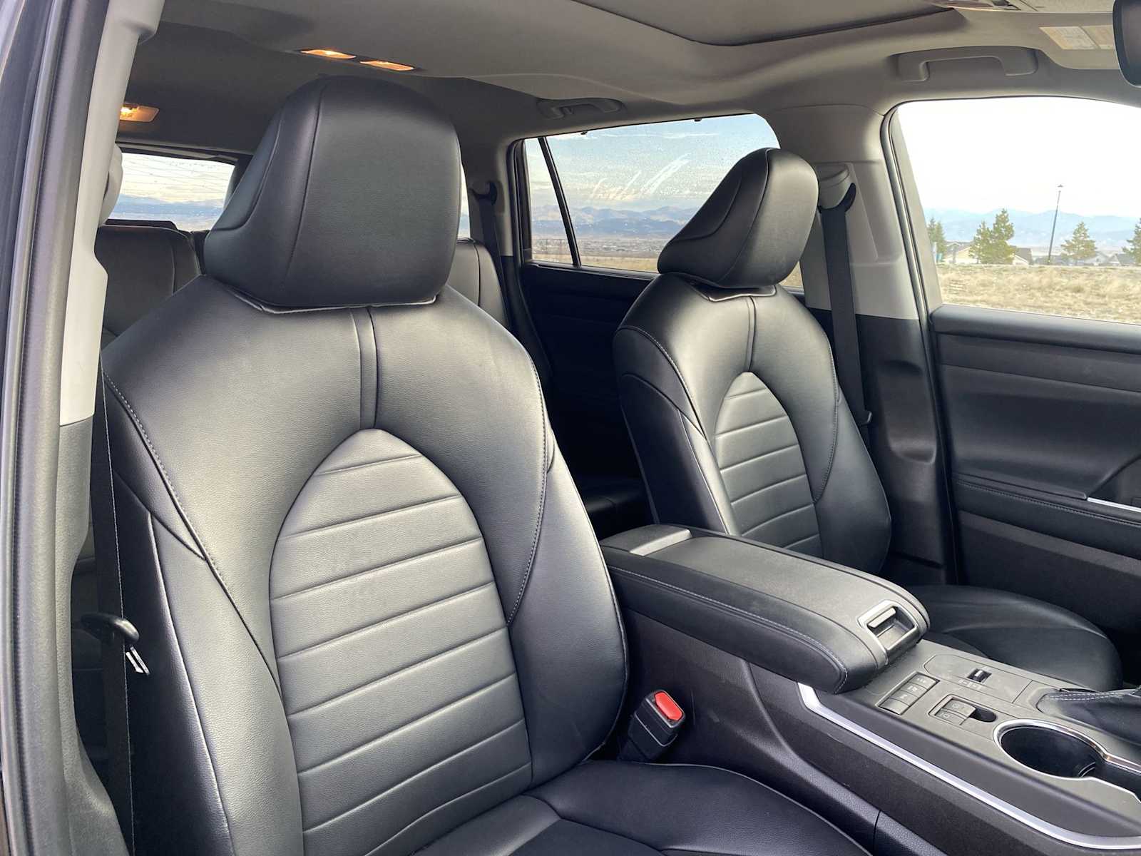 Thumbnail: 2022 Toyota Highlander - 18