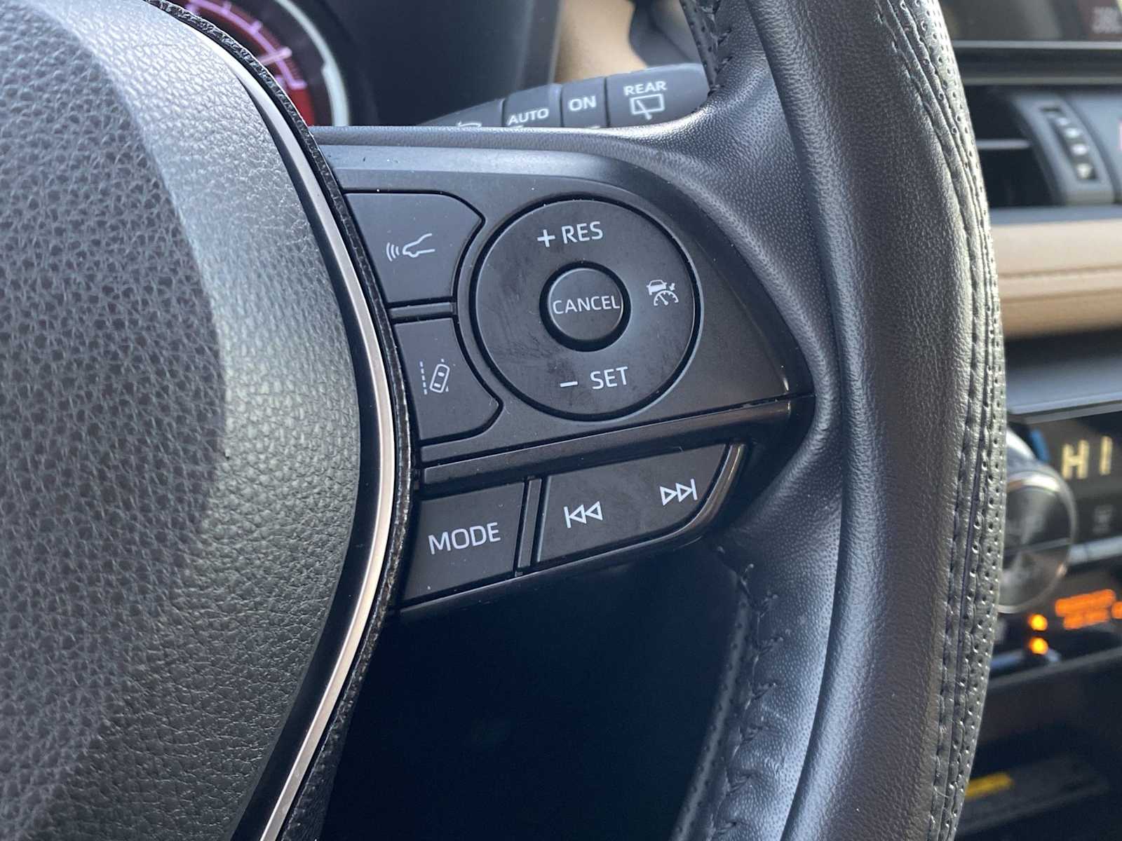 Thumbnail: 2021 Toyota RAV4 - 23