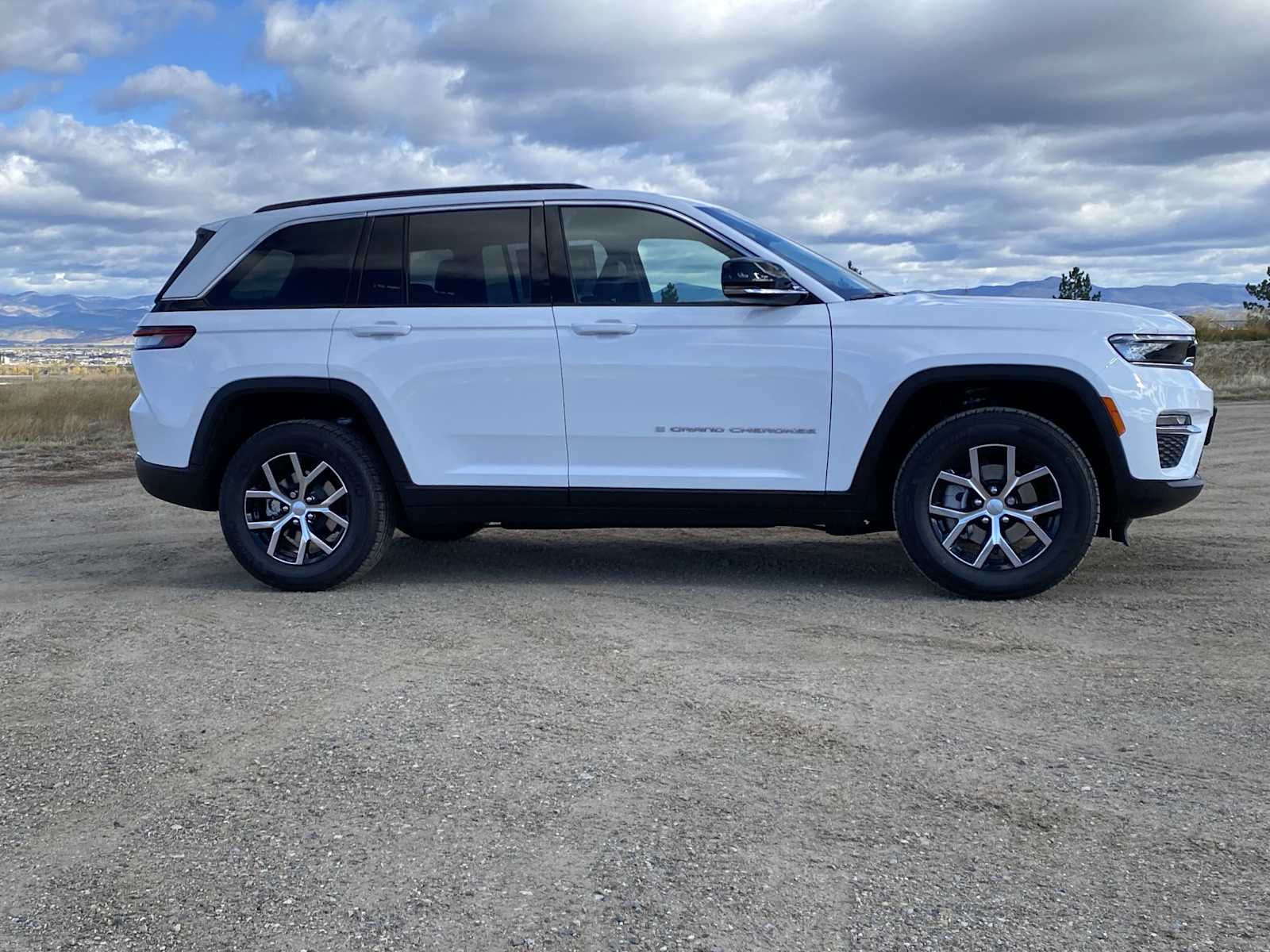 Thumbnail: 2025 Jeep Grand Cherokee - 21