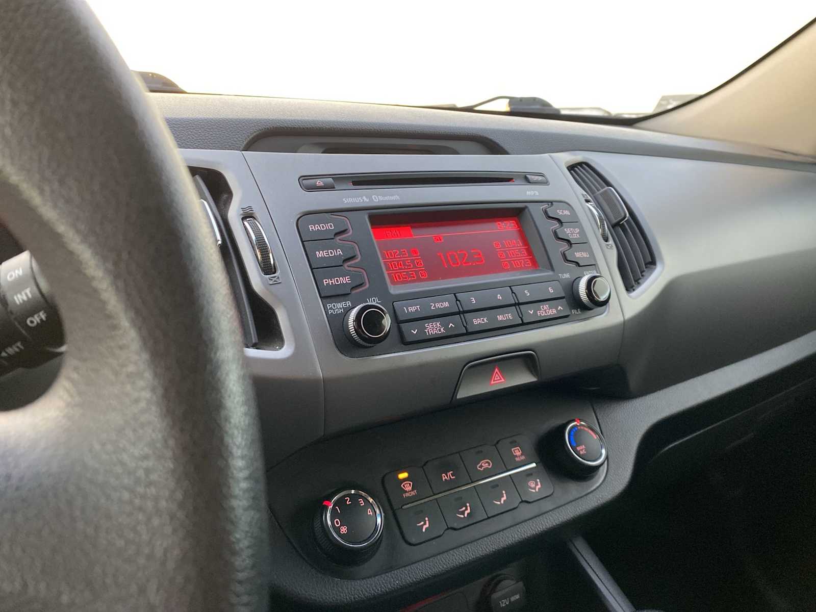 Thumbnail: 2016 Kia Sportage - 18