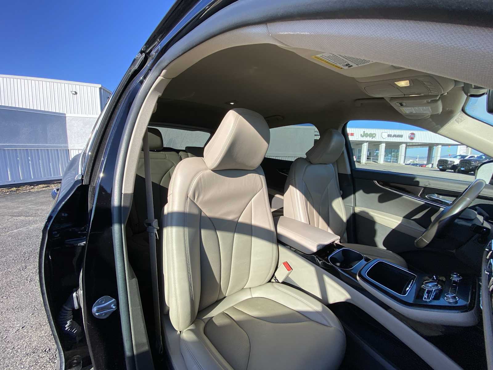 2021 Lincoln Nautilus Standard 17
