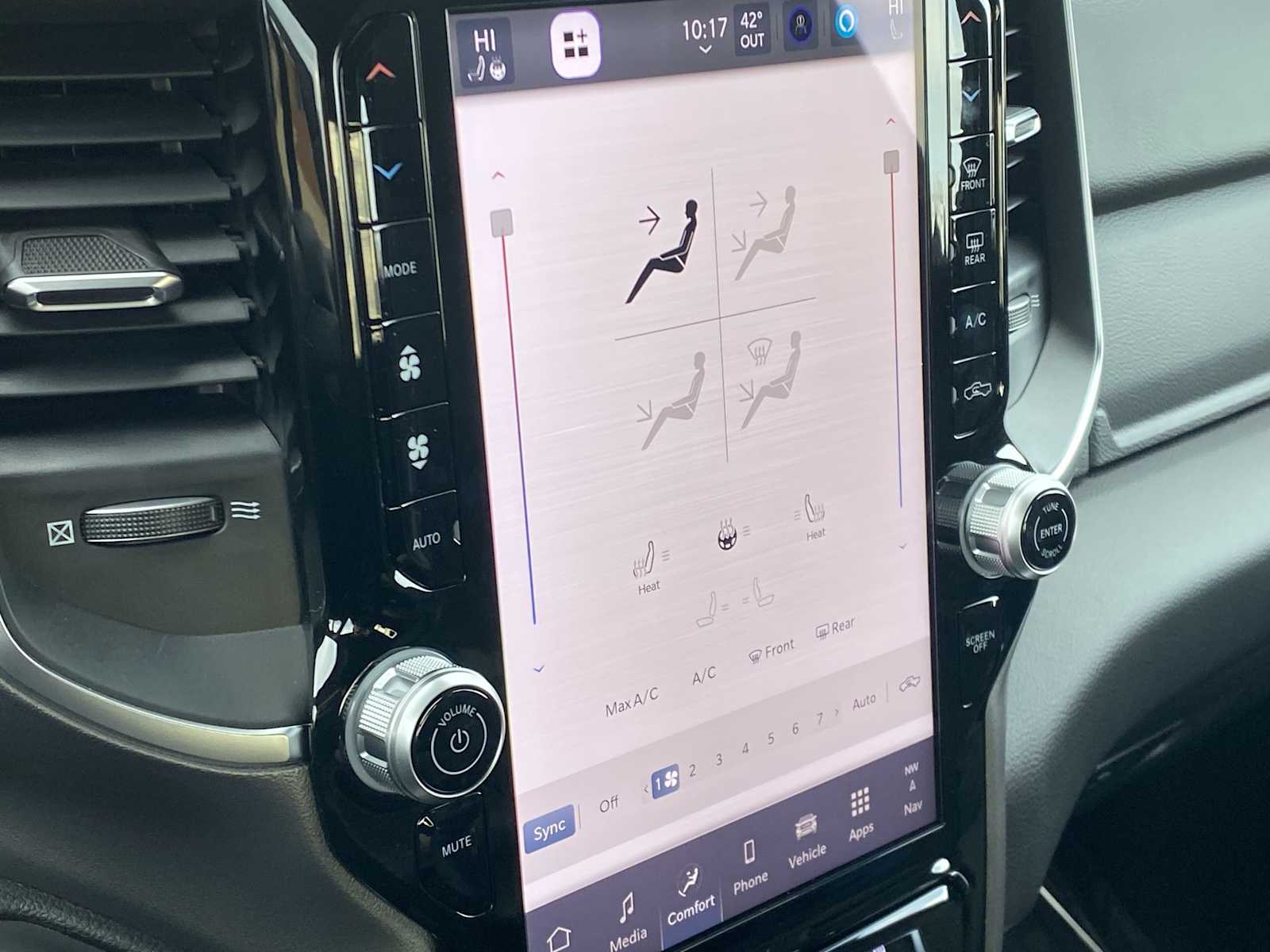 Thumbnail: 2026 RAM 1500 - 27