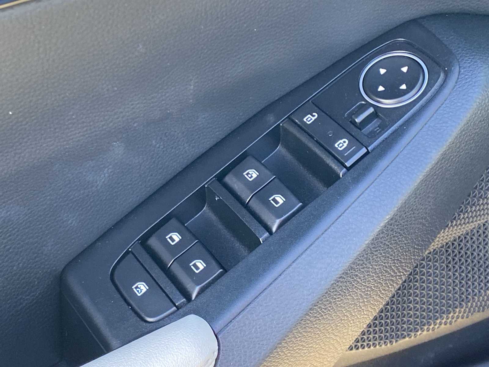 Thumbnail: 2023 Kia Seltos - 20