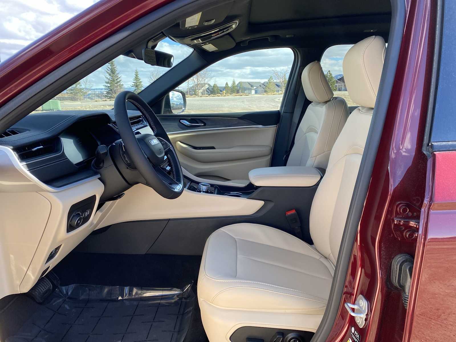 Thumbnail: 2025 Jeep Grand Cherokee - 10