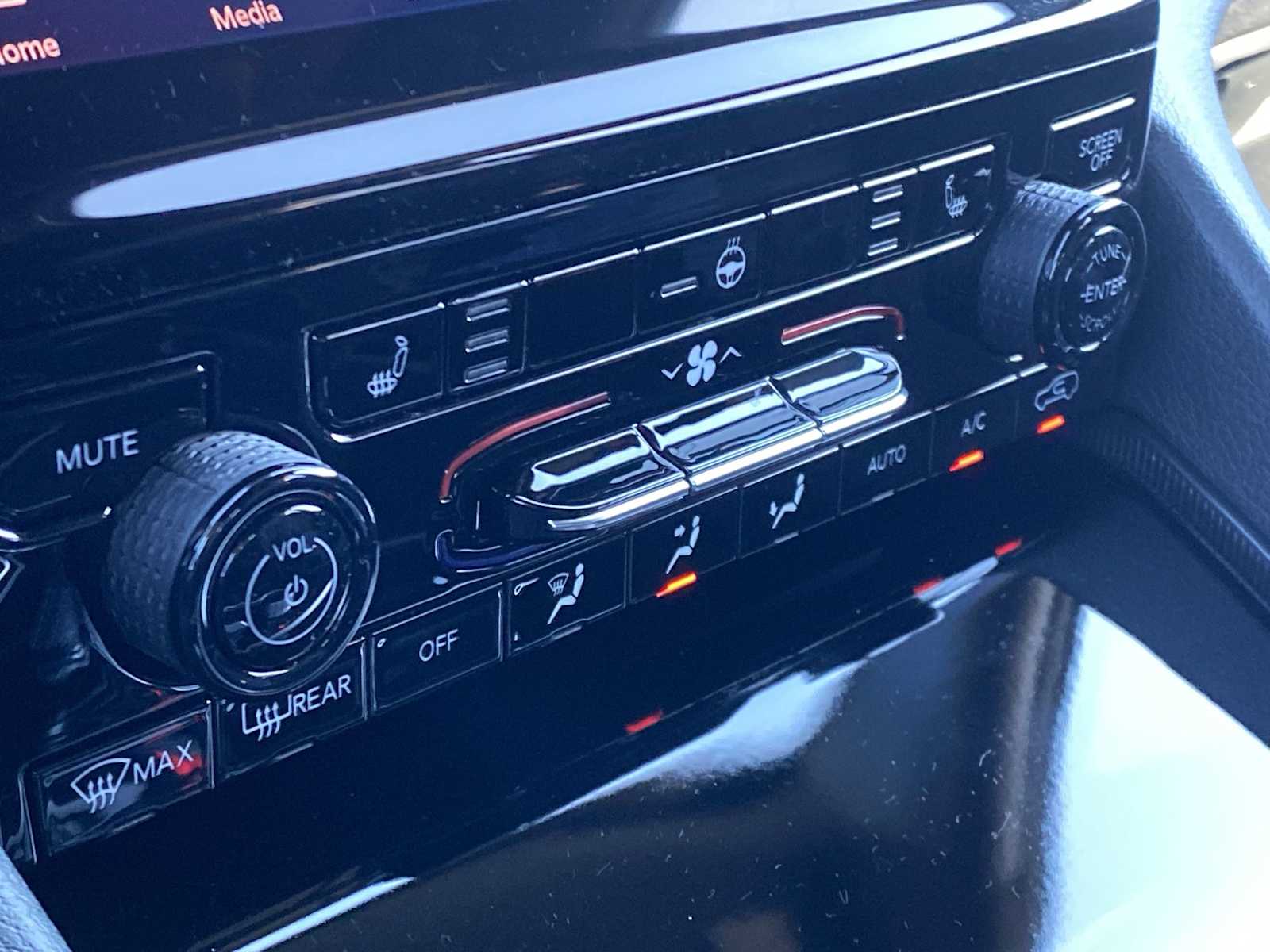 Thumbnail: 2025 Jeep Grand Cherokee - 28