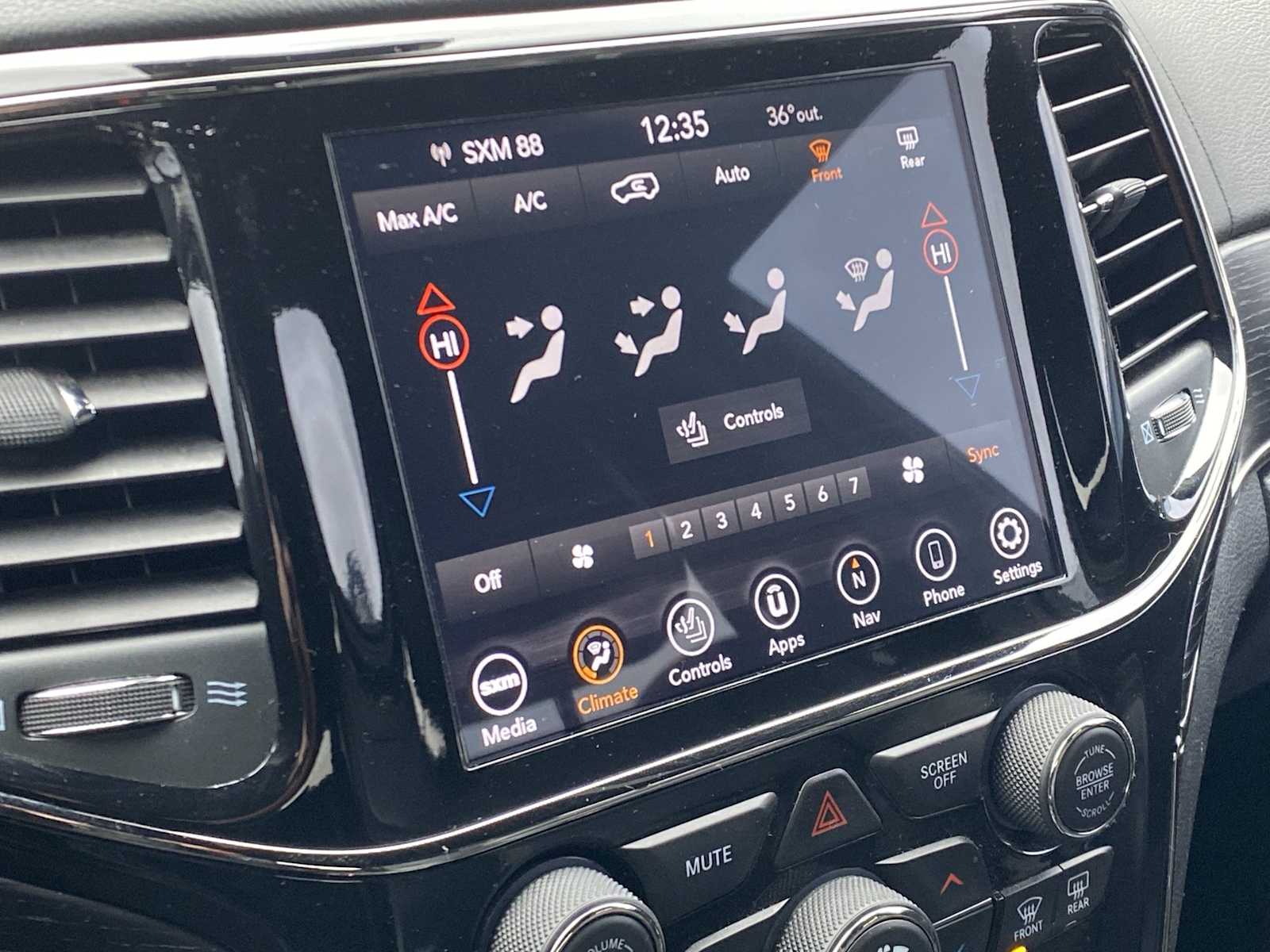 Thumbnail: 2019 Jeep Grand Cherokee - 27