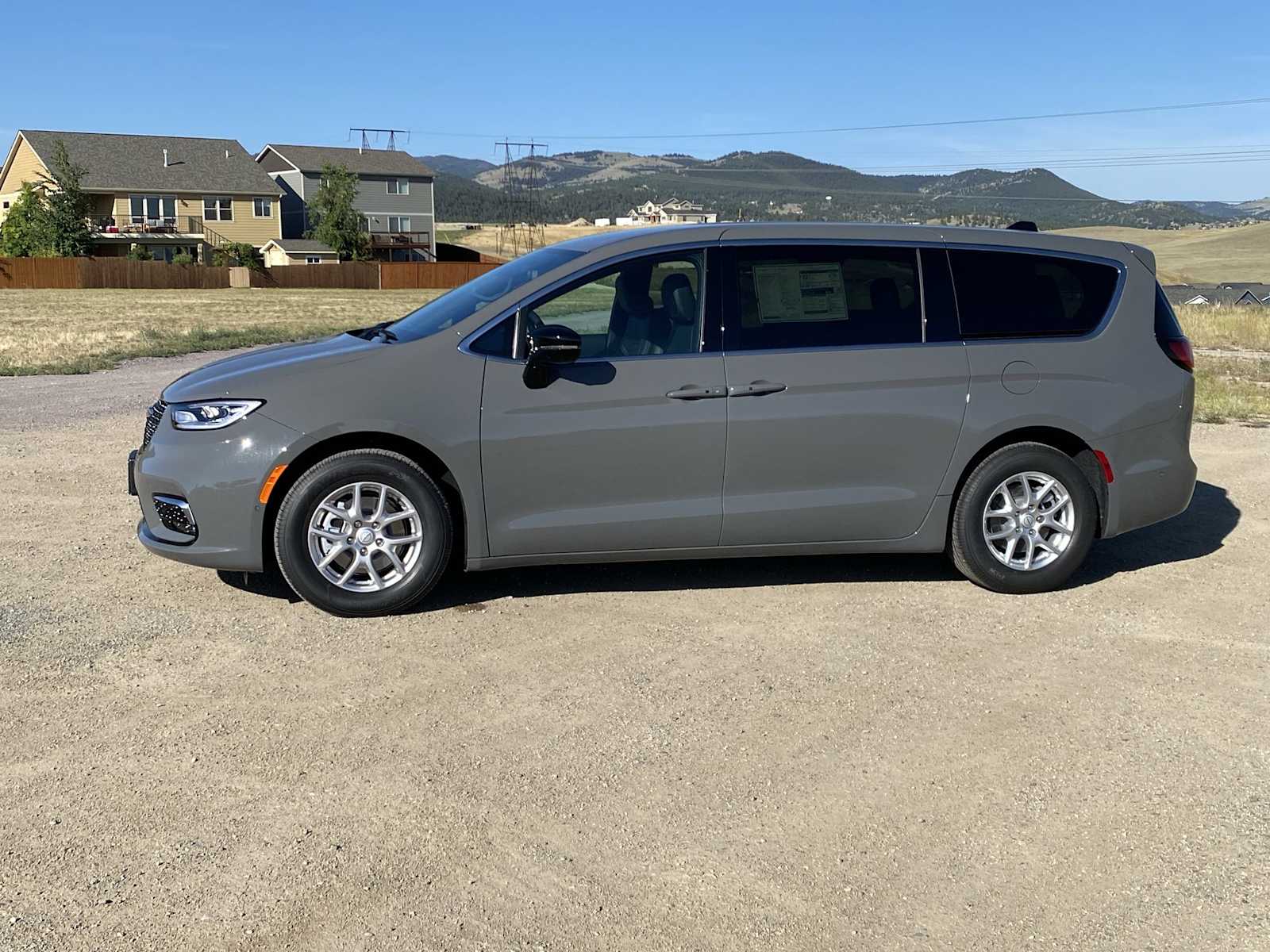 Thumbnail: 2025 Chrysler Pacifica - 10