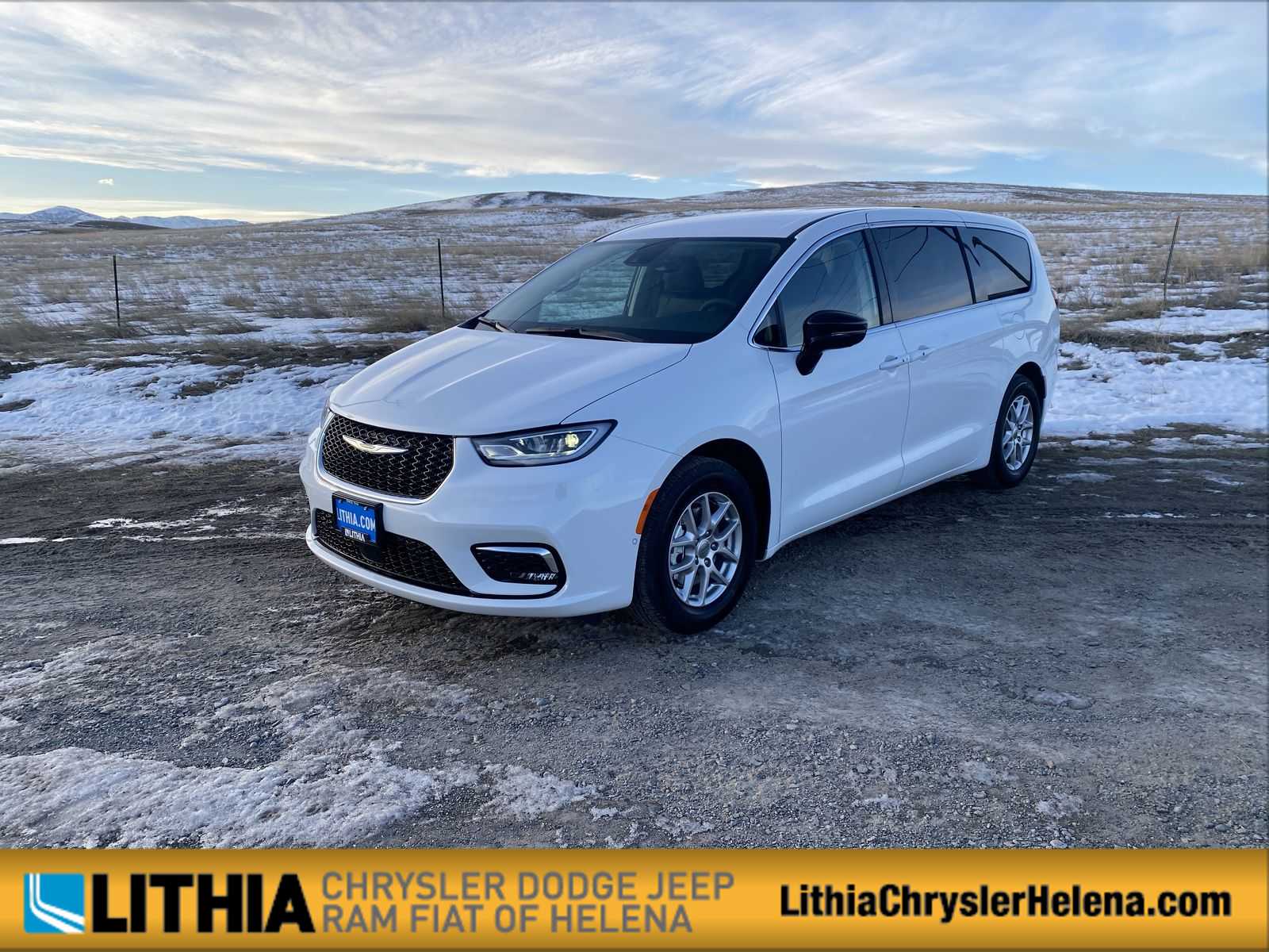 2024 Chrysler Pacifica Touring L -
                Helena, MT