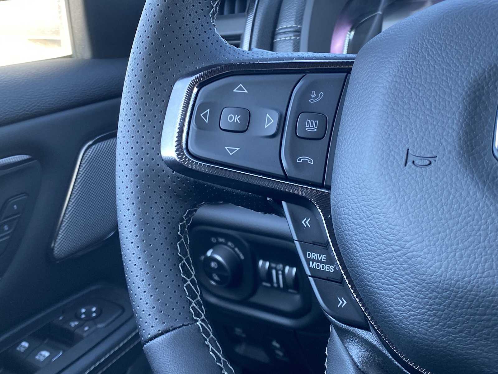 Thumbnail: 2026 RAM 1500 - 32