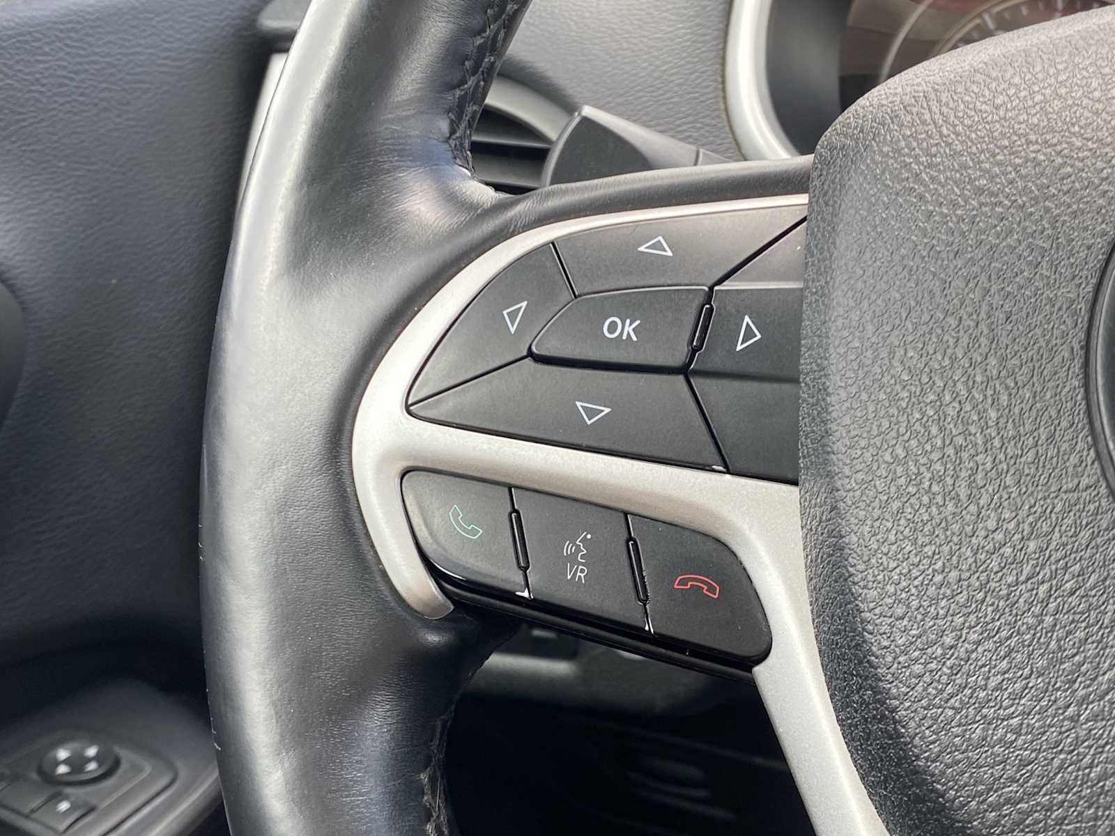 Thumbnail: 2015 Jeep Cherokee - 31