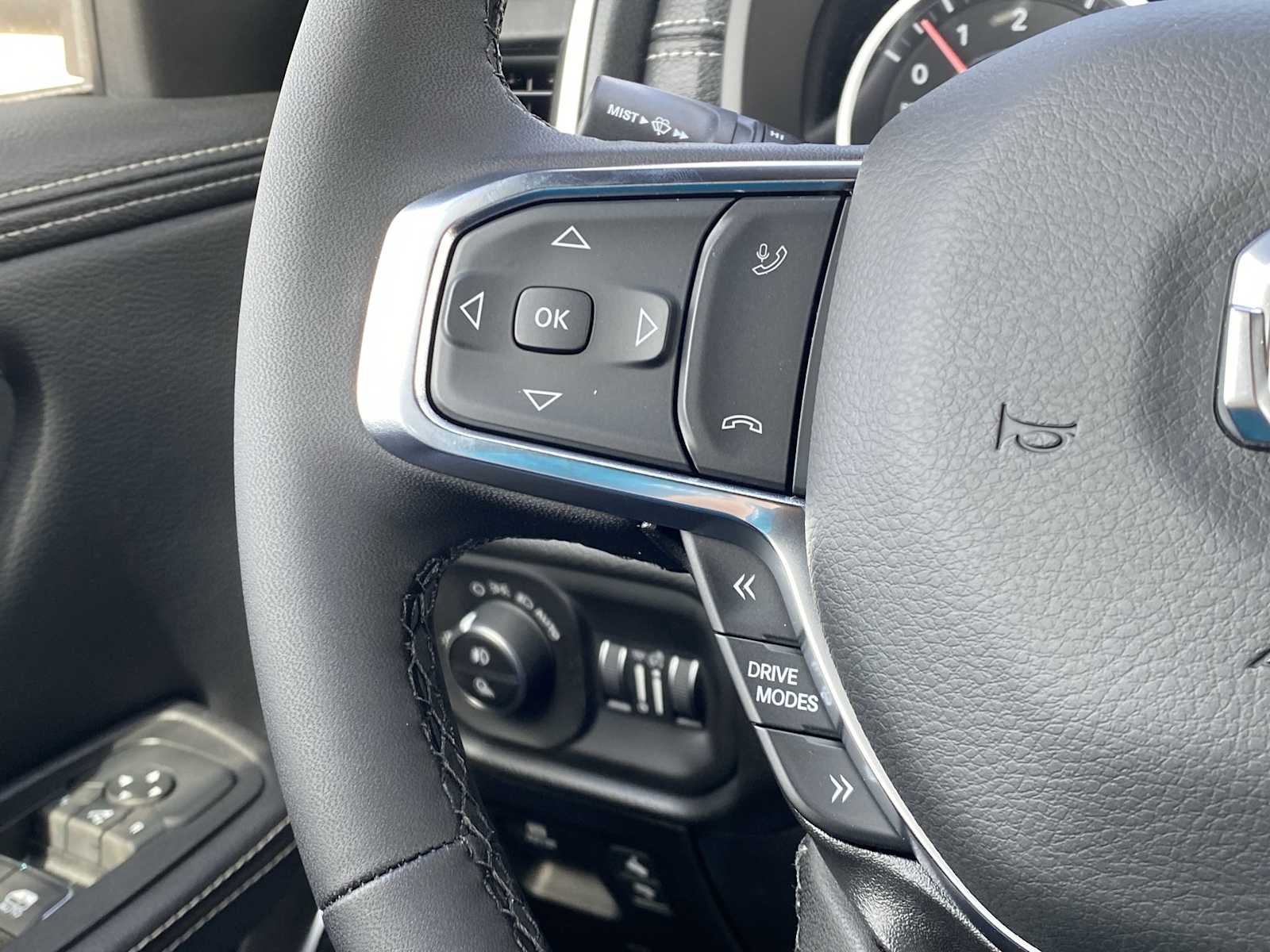 Thumbnail: 2025 RAM 1500 - 25