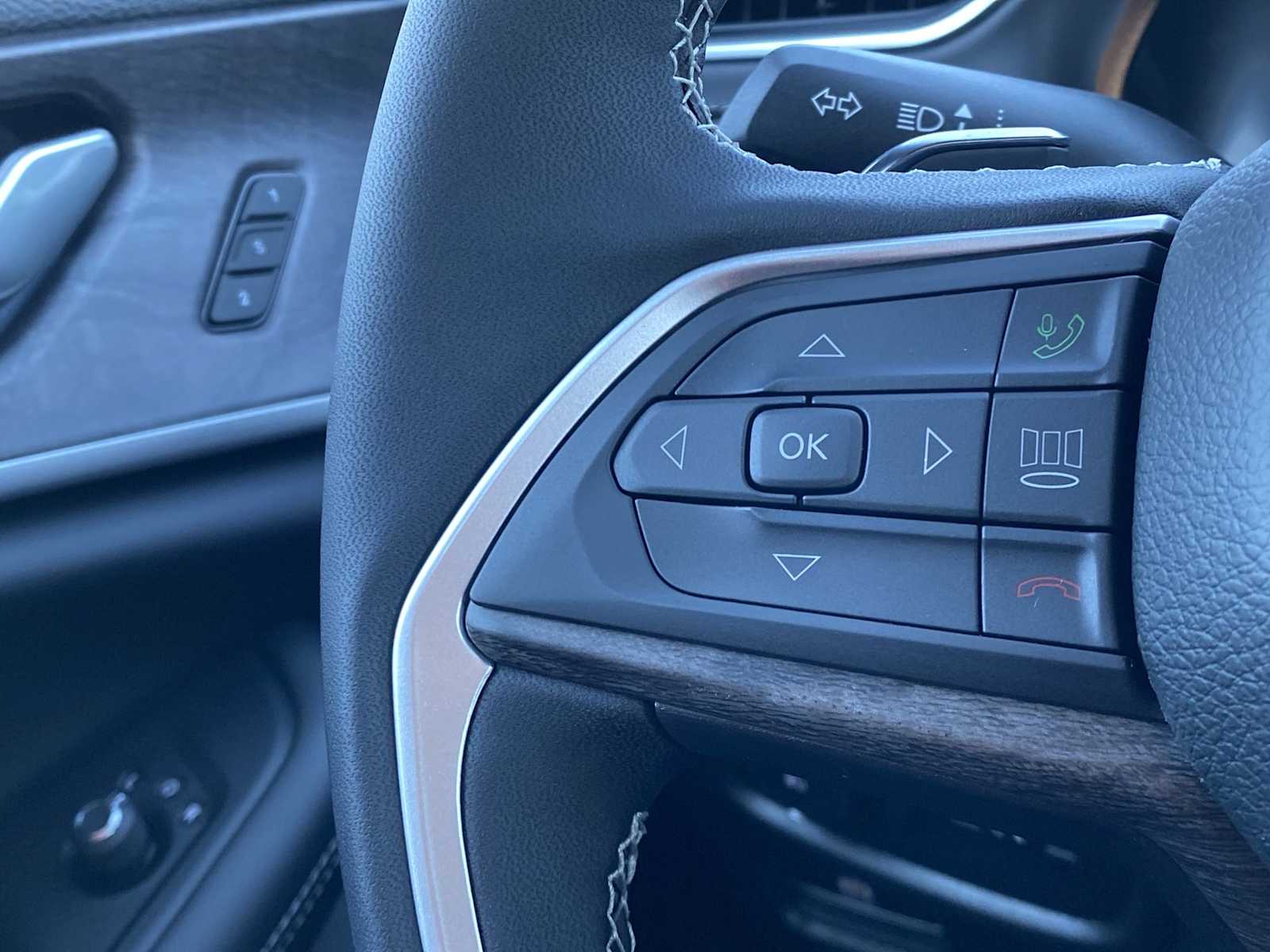 Thumbnail: 2025 Jeep Grand Cherokee - 23