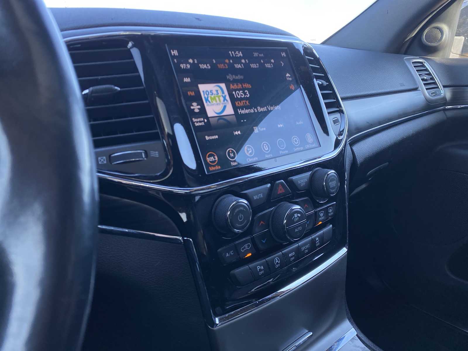 Thumbnail: 2021 Jeep Grand Cherokee - 21