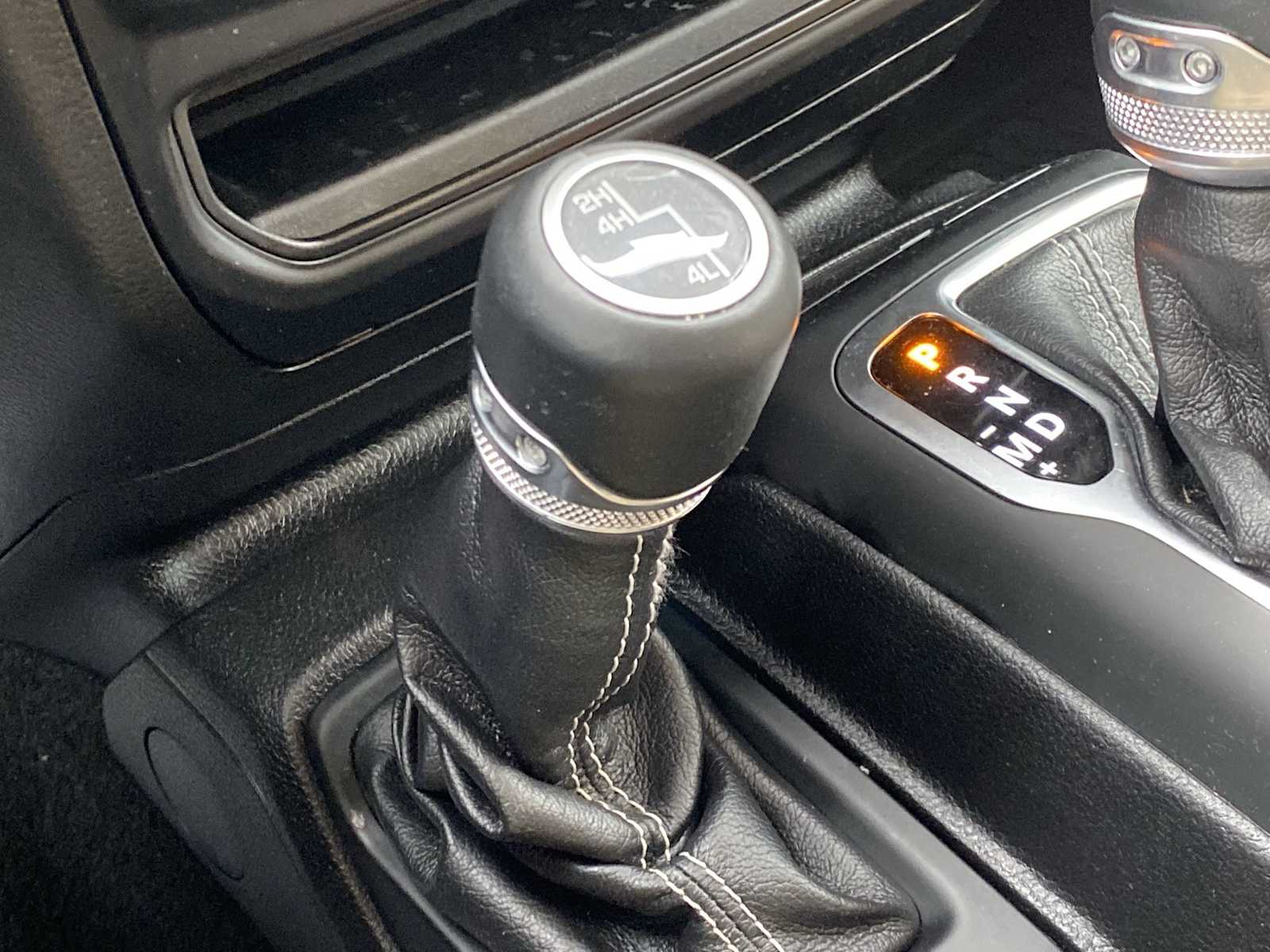 Thumbnail: 2019 Jeep Wrangler - 24