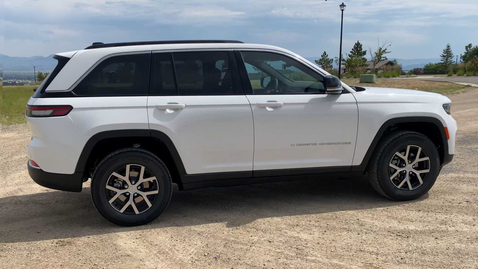 Thumbnail: 2025 Jeep Grand Cherokee - 9