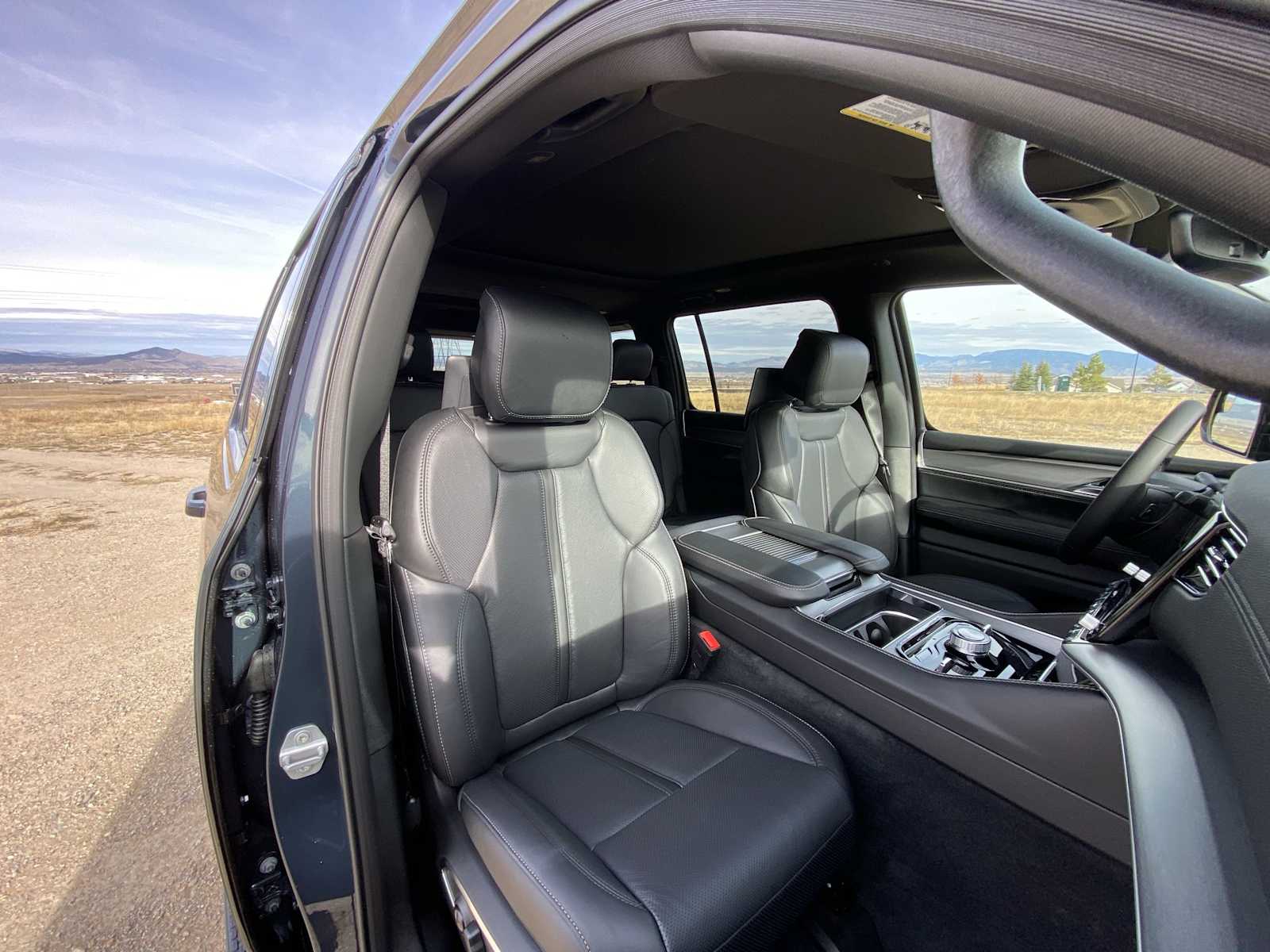 Thumbnail: 2025 Jeep Wagoneer - 18