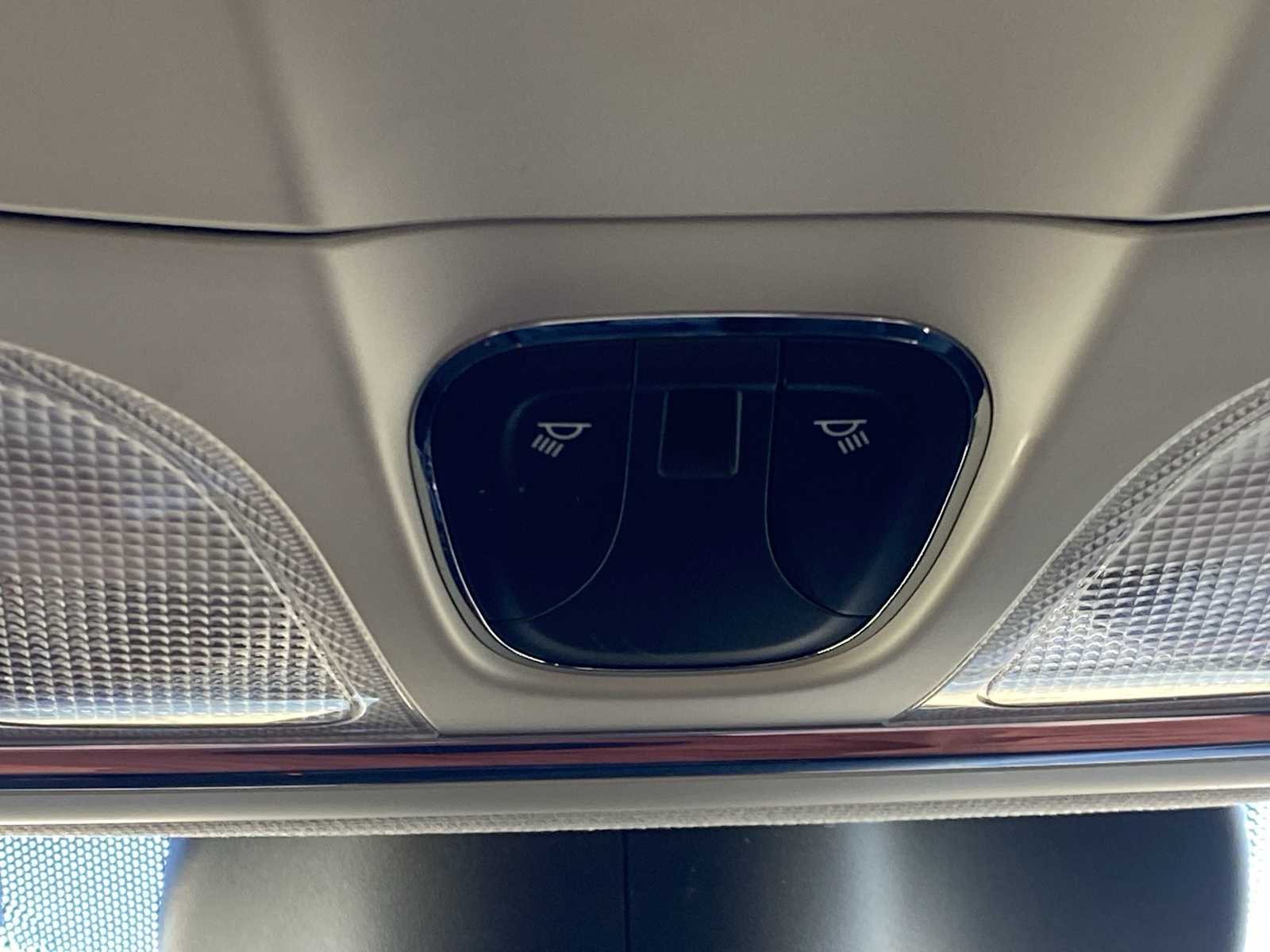 Thumbnail: 2019 Jeep Cherokee - 23