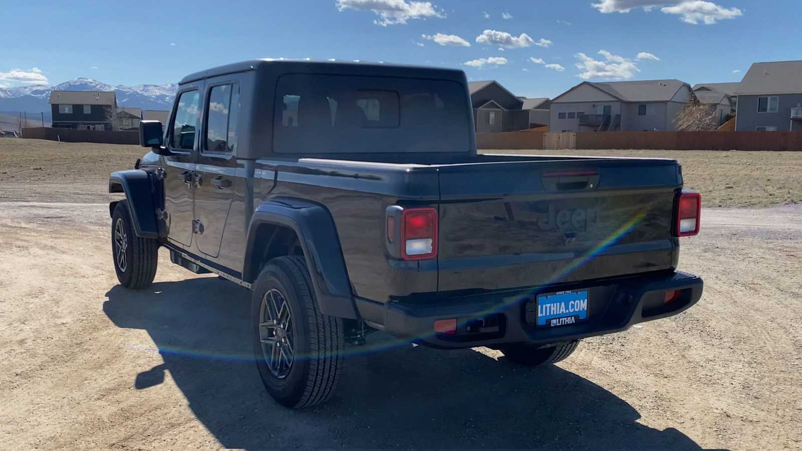 Thumbnail: 2026 Jeep Gladiator - 8