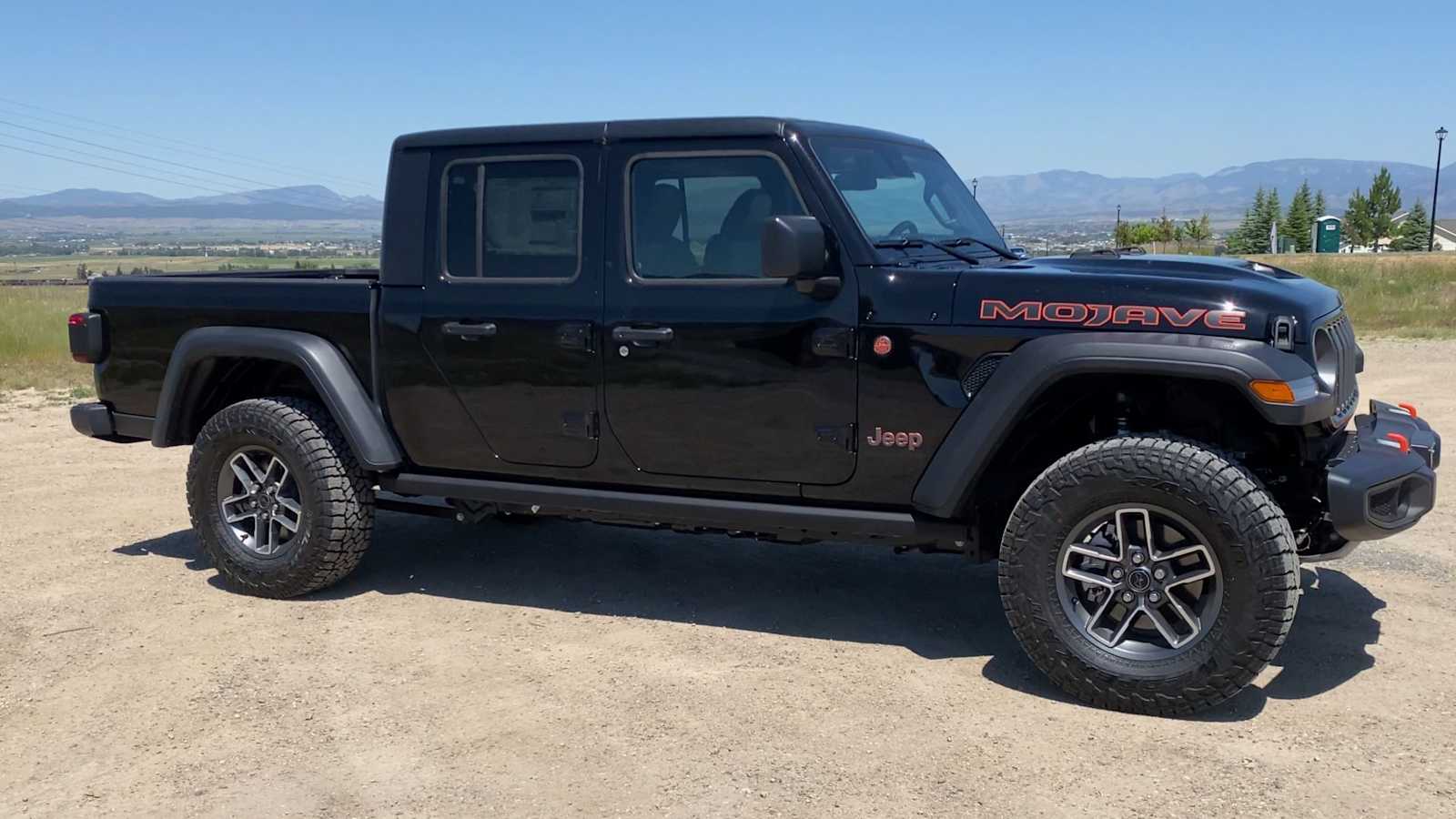 2025 Jeep Gladiator Mojave photo 2