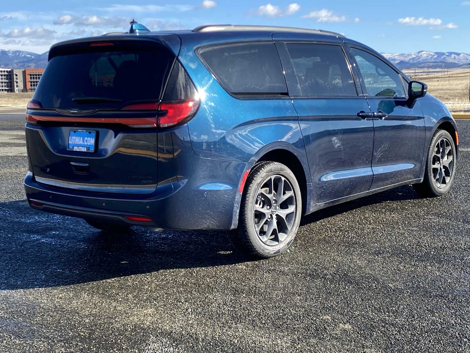 Thumbnail: 2022 Chrysler Pacifica - 13