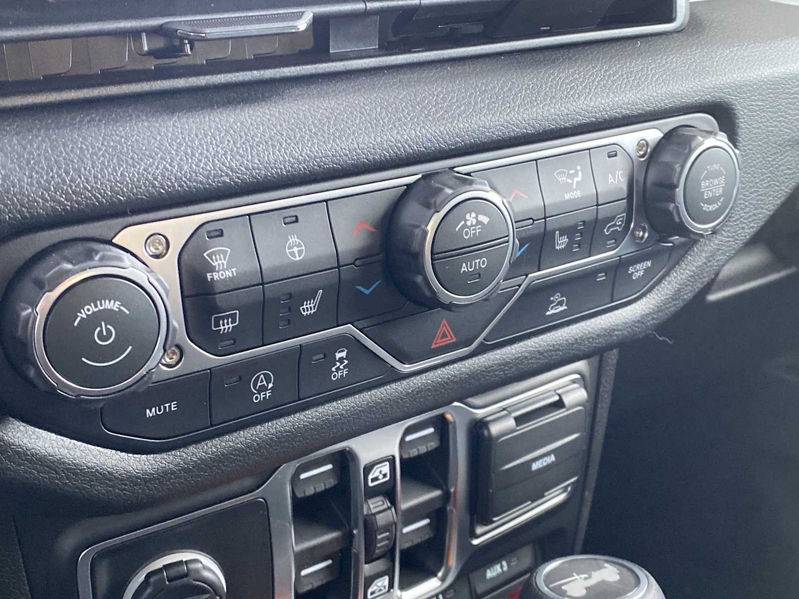 Thumbnail: 2026 Jeep Wrangler - 27