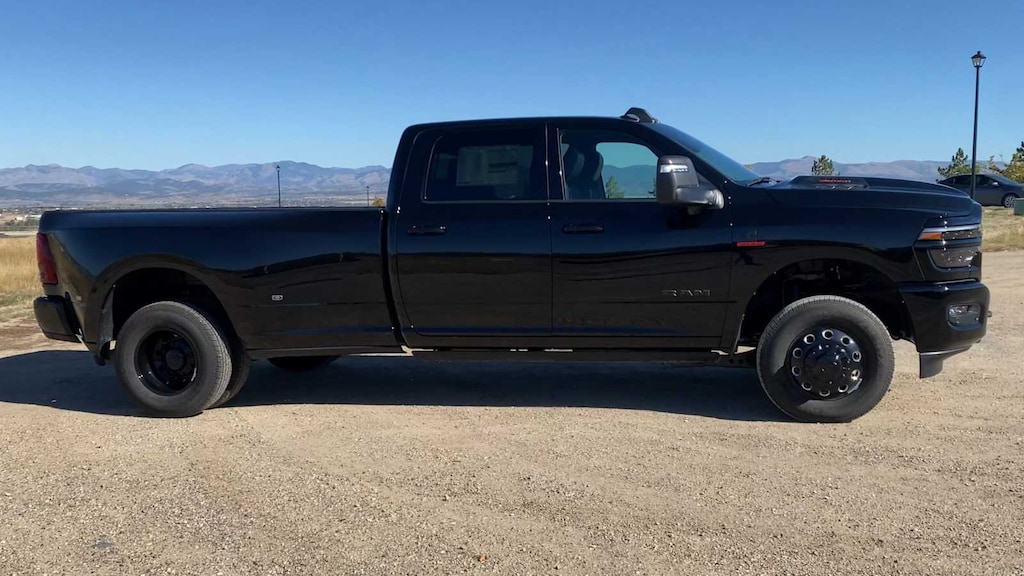 New 2026 Ram 3500 LARAMIE CREW CAB 4X4 8' BOX Pickup