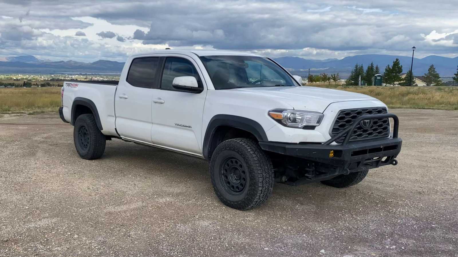 2022 Toyota Tacoma TRD V6 photo 2