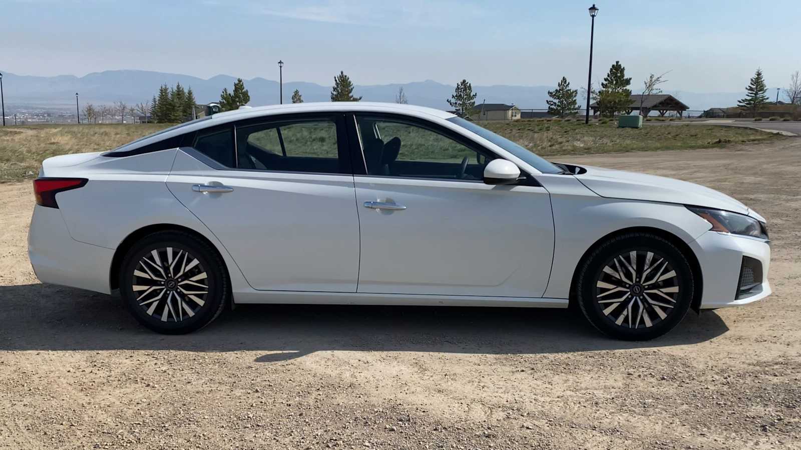 Thumbnail: 2023 Nissan Altima - 9