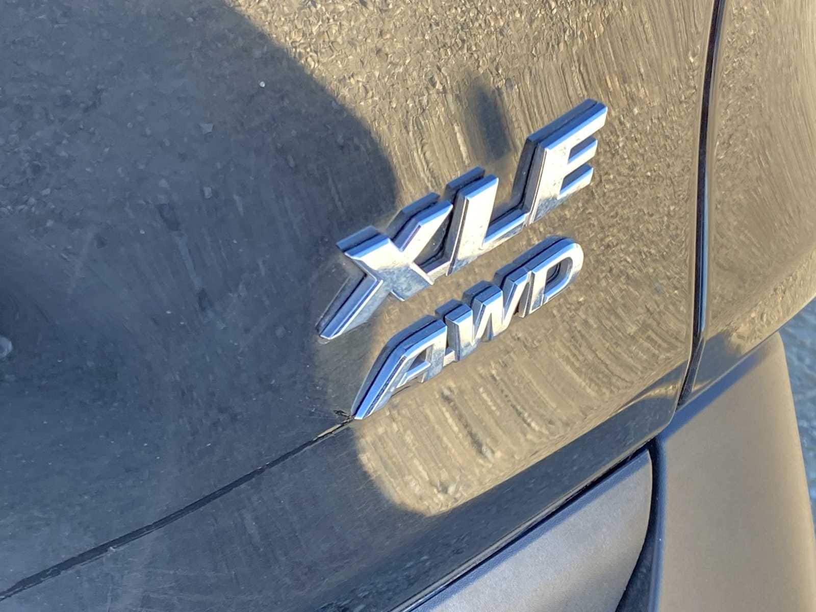 Thumbnail: 2019 Toyota RAV4 - 16