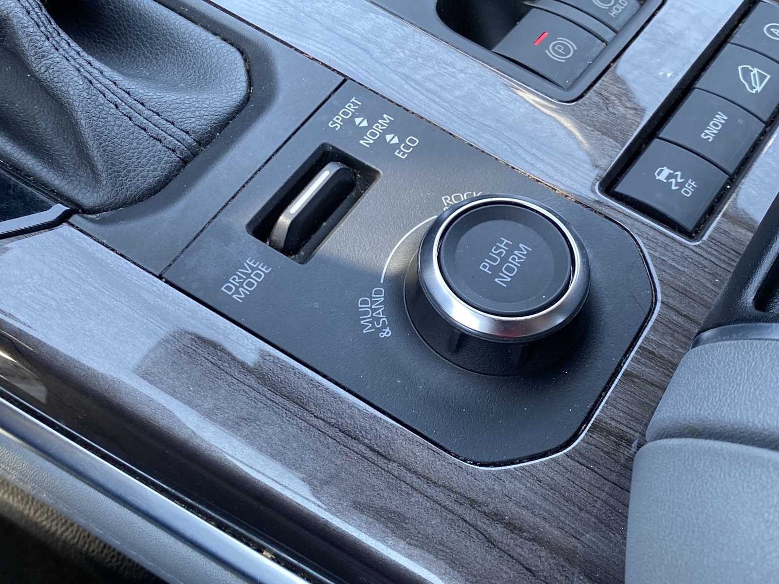 Thumbnail: 2021 Toyota Highlander - 27