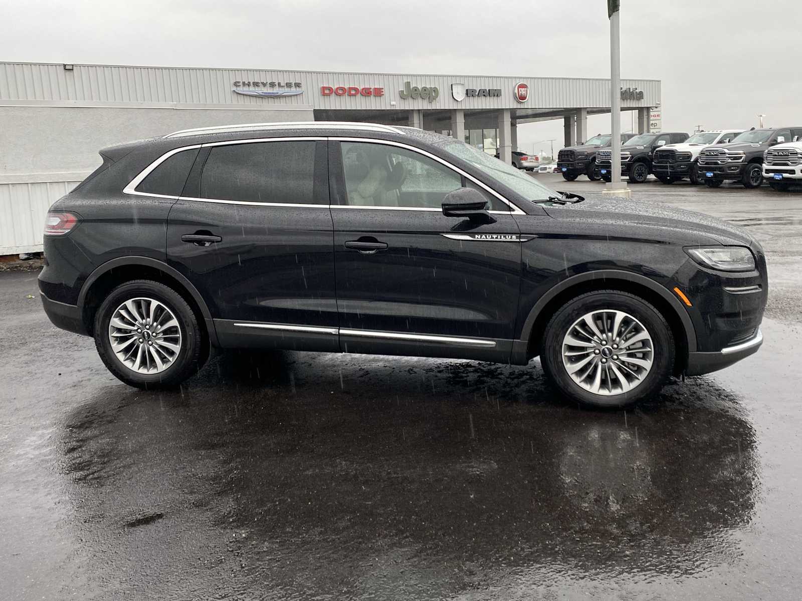 2021 Lincoln Nautilus Standard 21